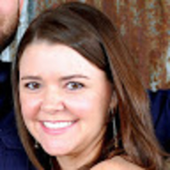Meet your Posher, Stephanie - Picture 1 of 1
